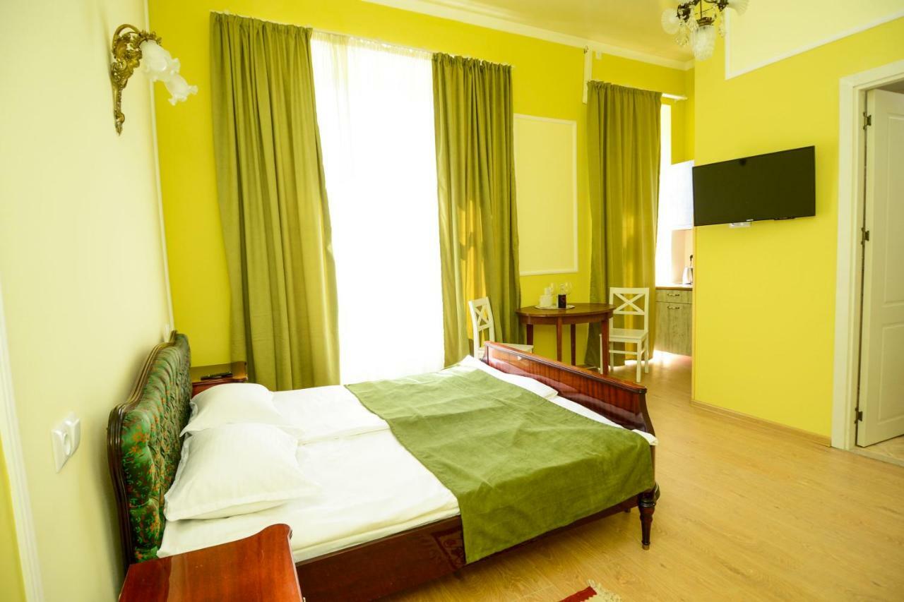 Iveria Aparthotel Tbilisi Exterior photo